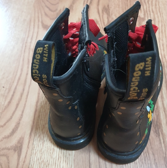 Dr Martens Youth Boots - Picture 3 of 6